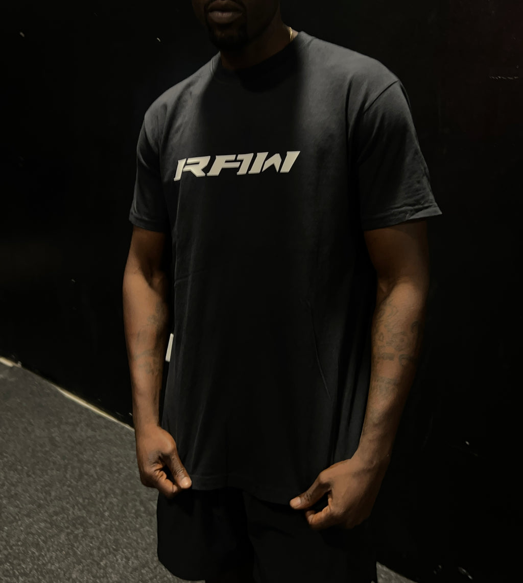 BROKEN RAW IMPACT TEE IN BLACK