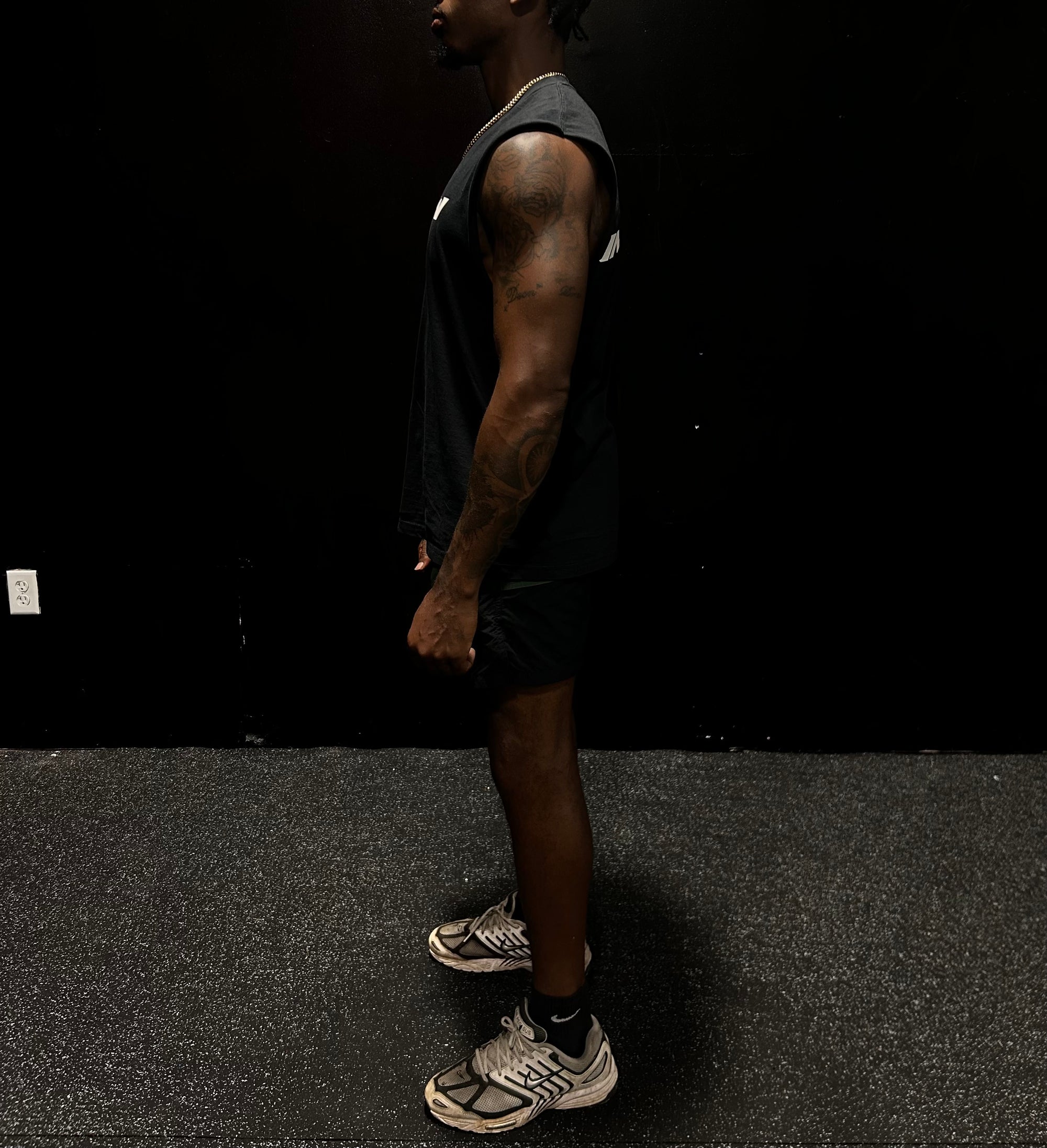 SOLID RAW IMPACT CUTOFF IN BLACK