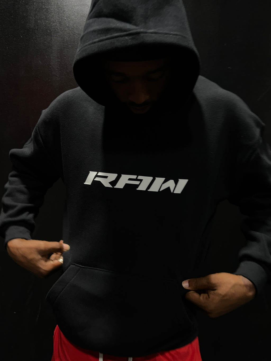BROKEN RAW IMPACT HOODIE IN BLACK