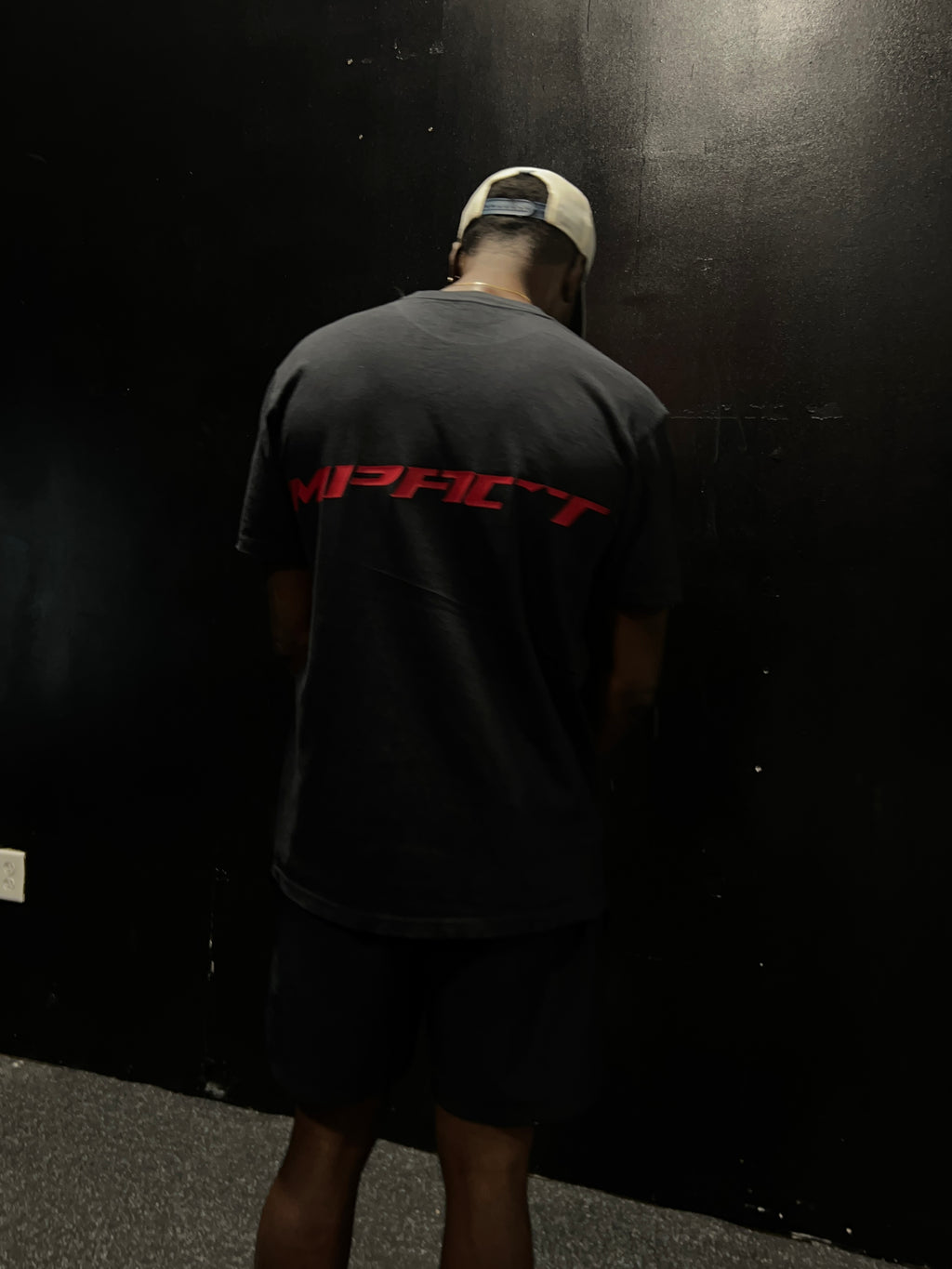 BROKEN RAW IMPACT TEE IN BLACK