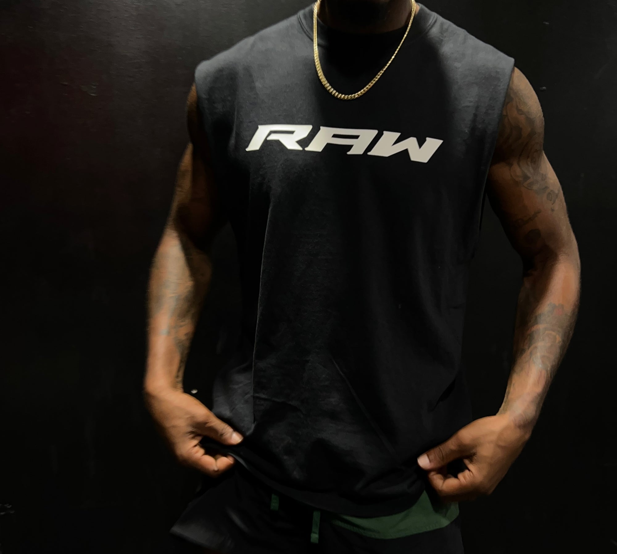 SOLID RAW IMPACT CUTOFF IN BLACK