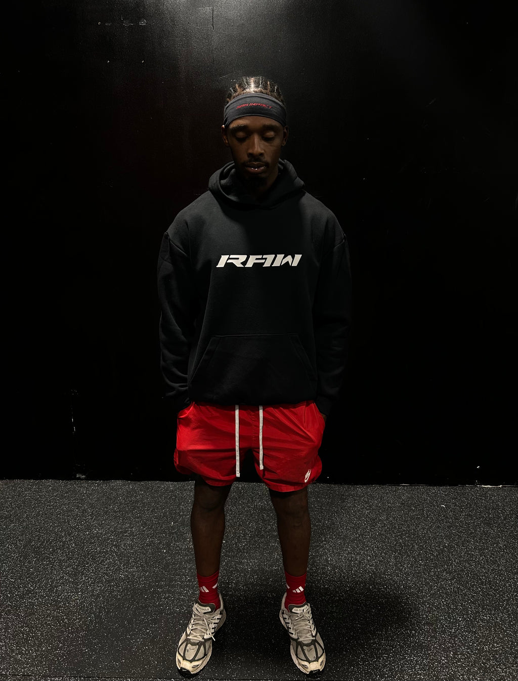 BROKEN RAW IMPACT HOODIE IN BLACK