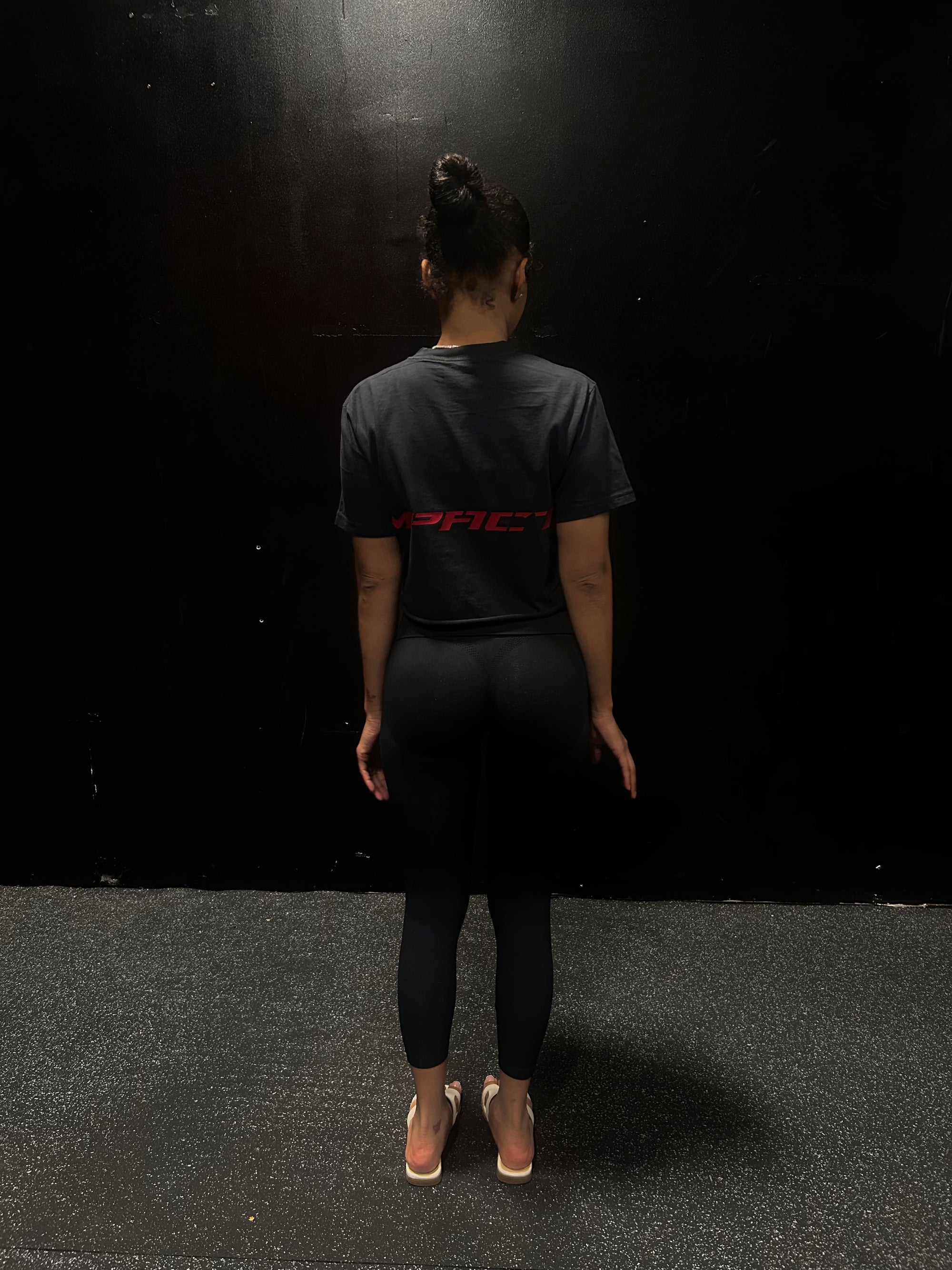 BROKEN RAW IMPACT CROP TOP IN BLACK