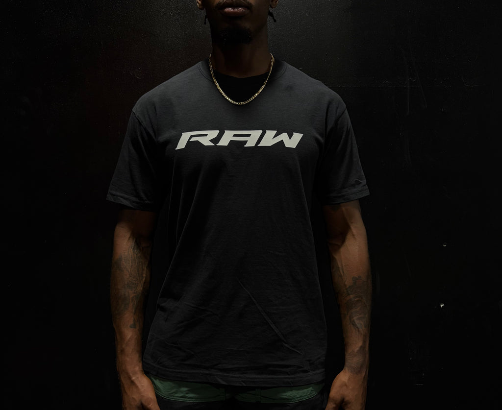 SOLID RAW IMPACT TEE IN BLACK