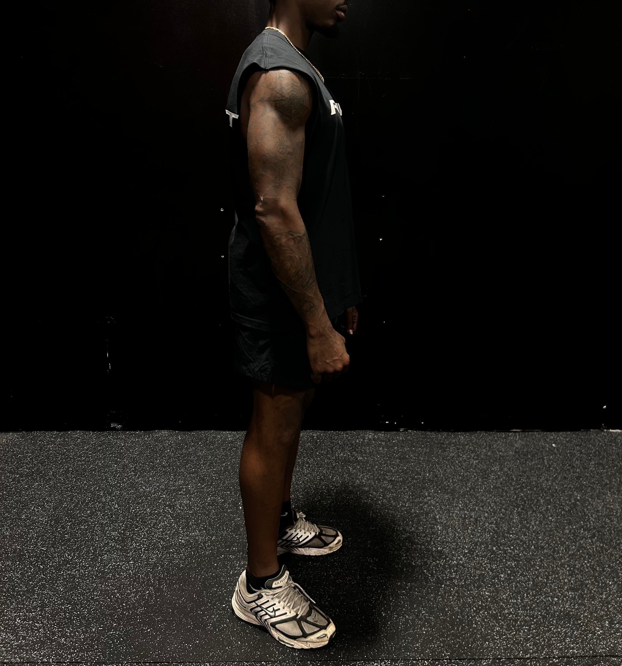 SOLID RAW IMPACT CUTOFF IN BLACK