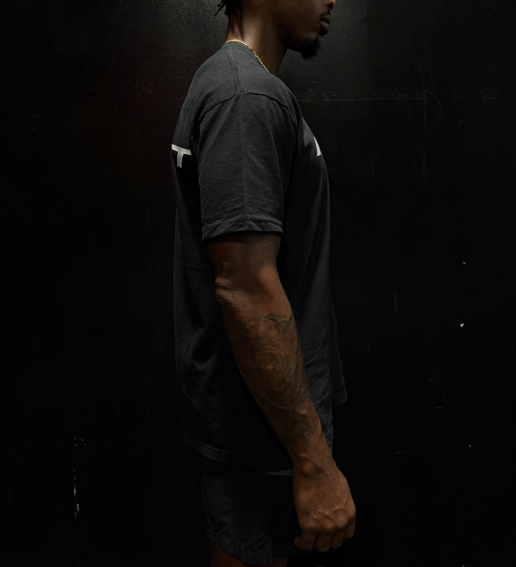 SOLID RAW IMPACT TEE IN BLACK