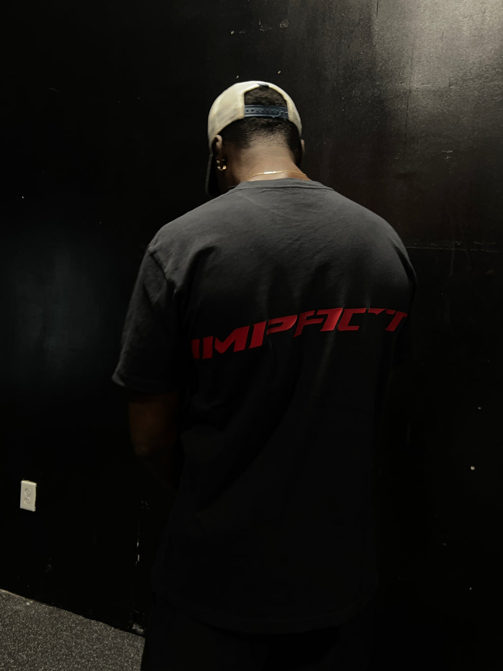 BROKEN RAW IMPACT TEE IN BLACK