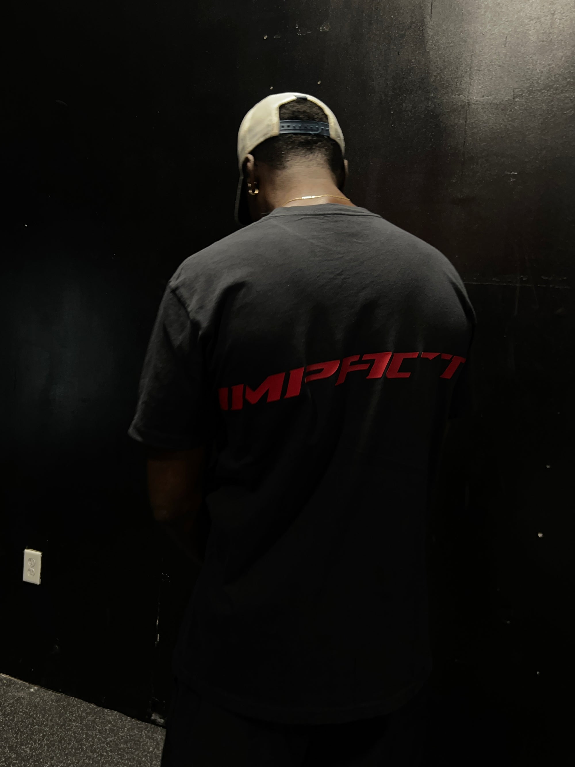 BROKEN RAW IMPACT TEE IN BLACK