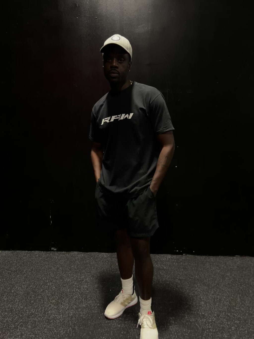 BROKEN RAW IMPACT TEE IN BLACK